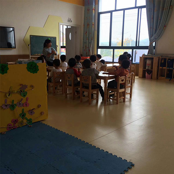 幼兒園塑膠