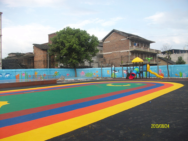 幼兒園室外塑膠跑道施工