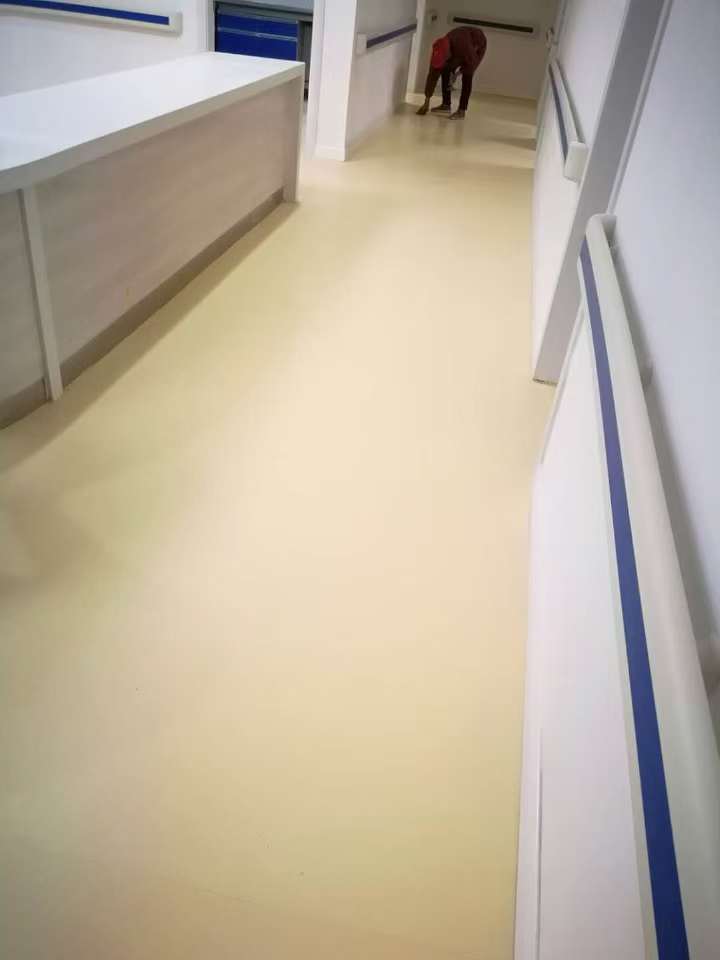 塑膠地板.jpg