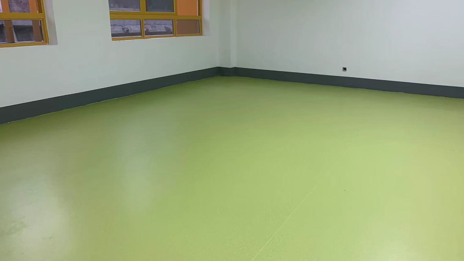 小學PVC地板.jpg