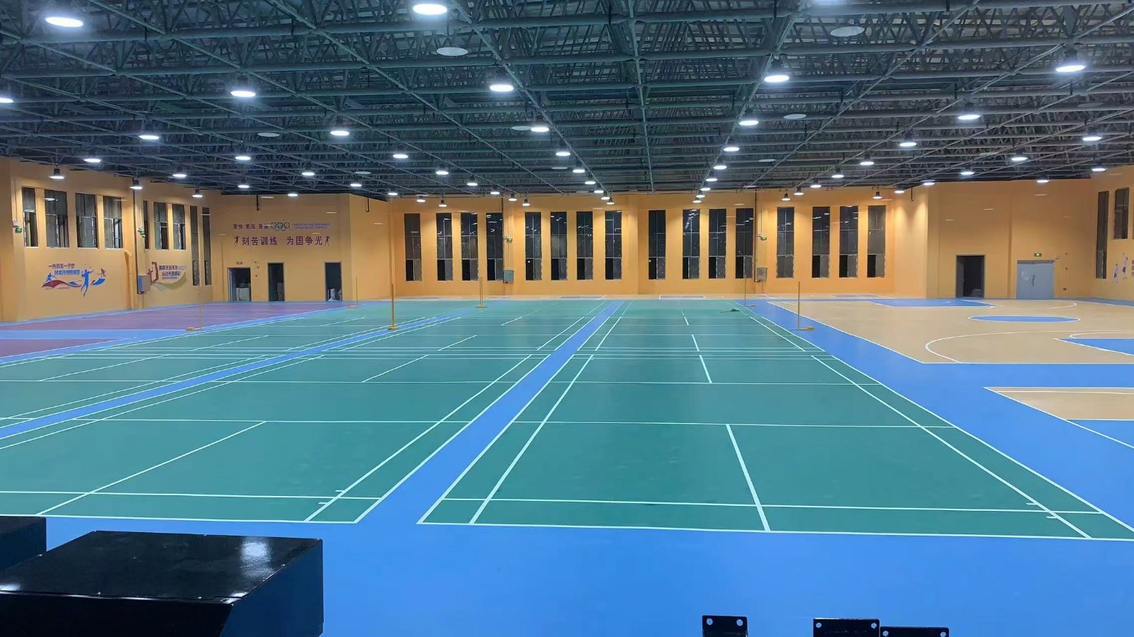 球館運動地板.jpg
