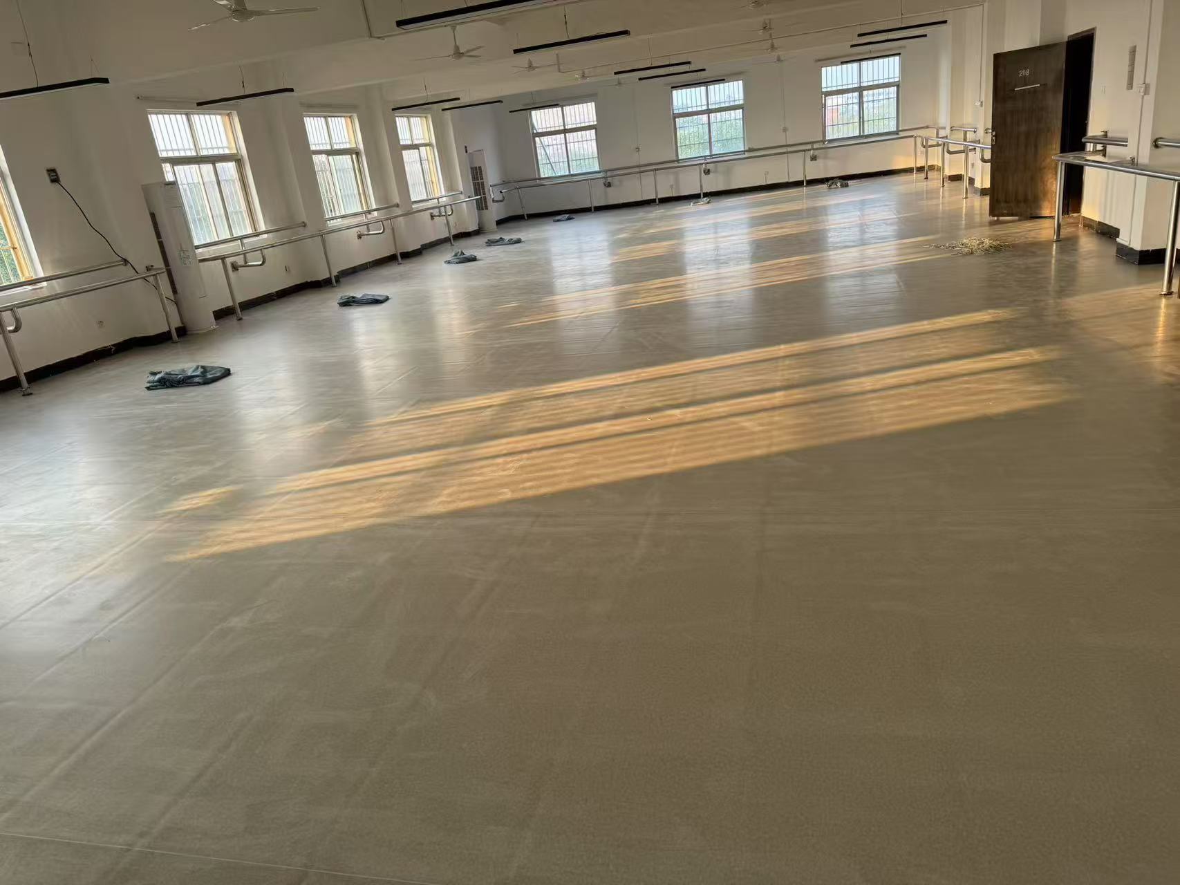 瓷磚地面安裝PVC塑膠地板效果圖.jpg