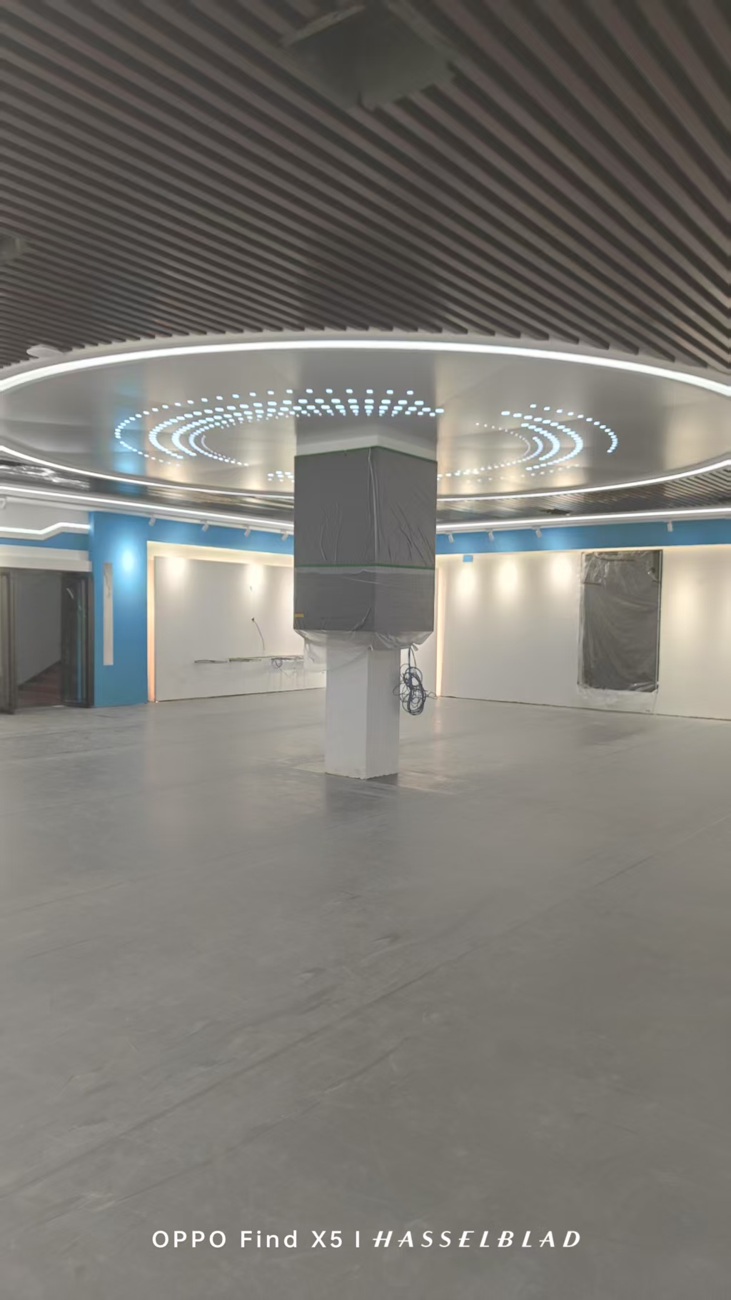 學校展廳PVC地板鋪設案例.jpg 學校展廳PVC地板鋪設案例.jpg