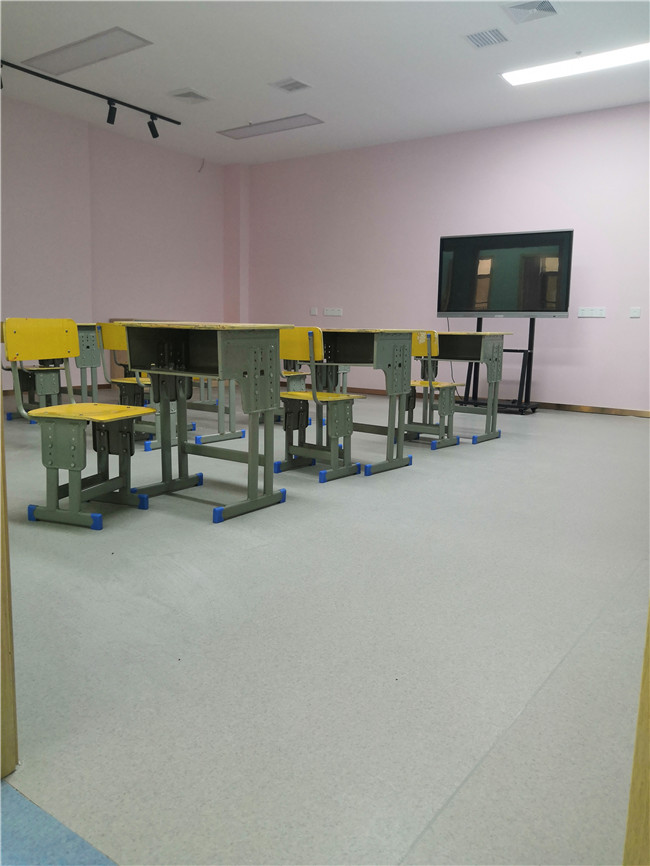 PVC卷材地膠施工前場地需要滿足哪些要求？