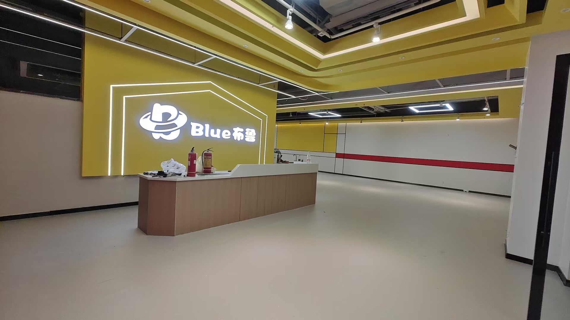 長沙某商場布魯游泳館同質(zhì)透心PVC塑膠地板工程案例展示封面